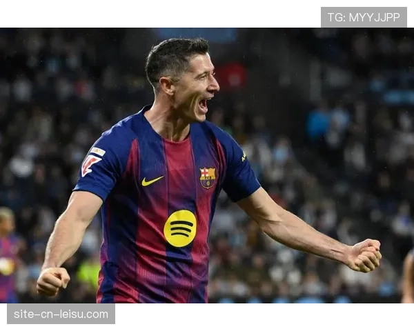 莱万已随队训练，巴萨医疗组评估其可在对阵马略卡的比赛中复出。