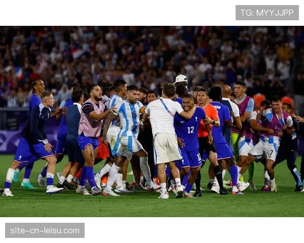 终场哨响:阿拉维斯1-0小胜马略卡,赢得保级关键三分 终场哨响:阿拉维斯1-0小胜马略卡,赢得保级关键三分