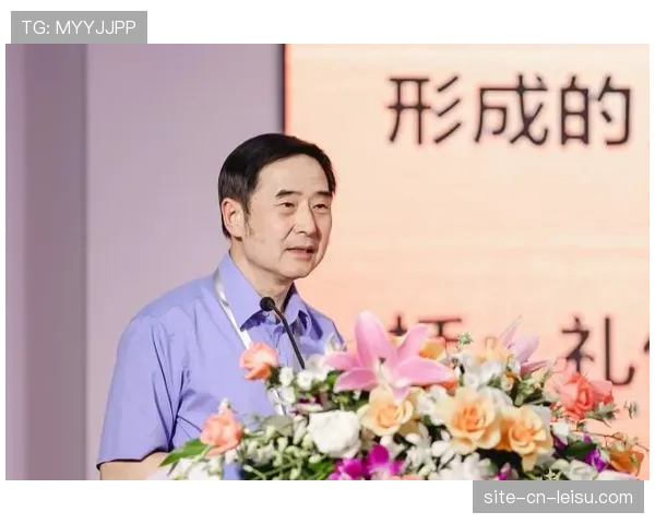 足球战术演变史公益讲座开幕，专家学者探讨跑动强度提升如何重塑现代足球比赛节奏